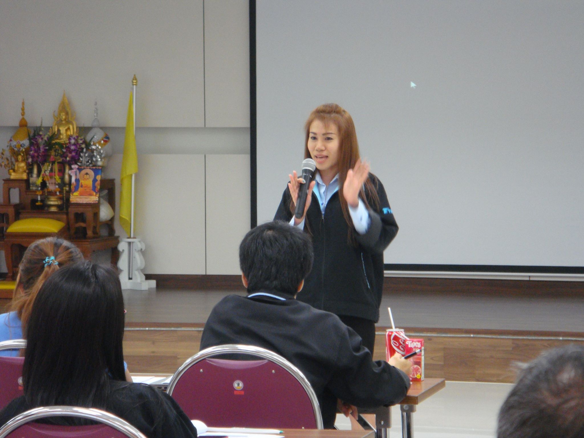 Tsubakimoto Automotive (Thailand) : Public Speaking